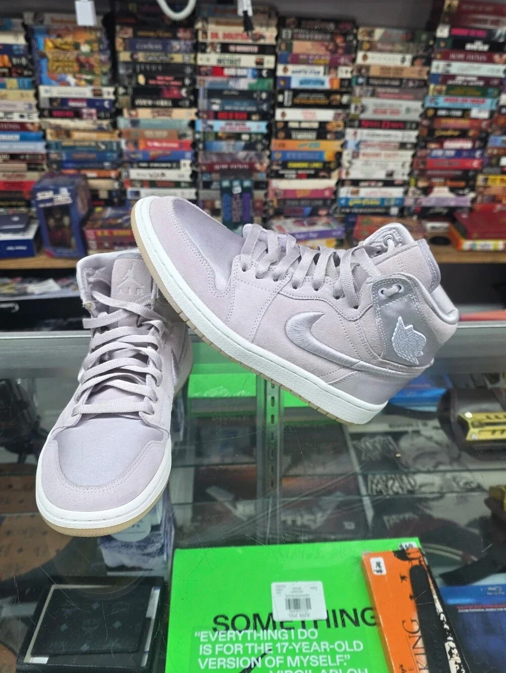 Women's Nike Air Jordan 1 Retro High Season Of Her Barely Grape Size 7.5
